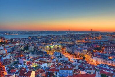 Private Departure Transfer: Hotels to Lisbon Airport or Cruise - The ride to LIS airport or the cruise port: comfort and luggage reality