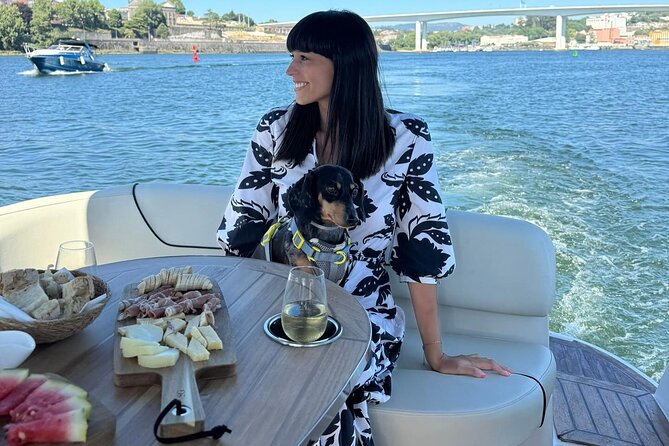 Private Douro navigation with local flavors - The Douro River section: Porto and Gaia from the water