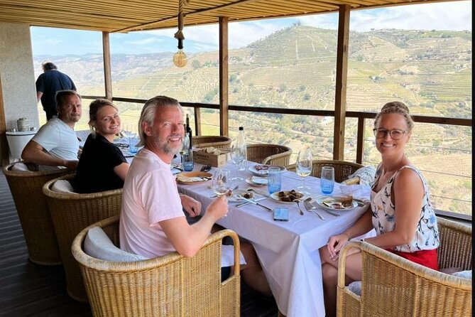Private Douro Valley Tour with Lunch & Wines - Amarante stop: green wine tastings with local bites