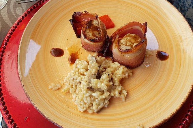 Private Douro Valley visit to three vineyards with Lunch from Porto - Cellar finale in Sabrosa: Port tasting after dessert