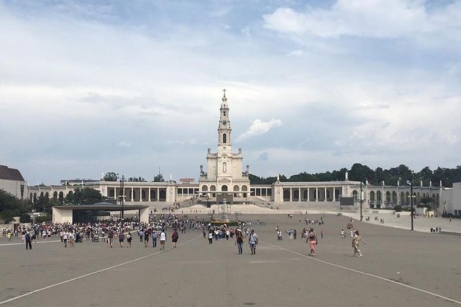 Private Fátima Half Day Tour - Chapel of Apparitions: the marble pillar and the 1917 story