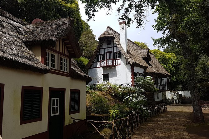 Private Guided Walk Levada Caldeirao Verde - Door-to-door pickup from Funchal and the Wi-Fi ride