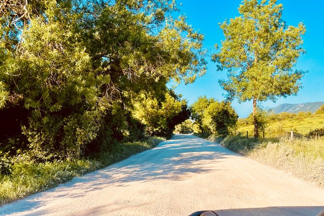 Private Jeep Tour from Lisbon – Arrábida, Sesimbra & Beach Picnic - Cabo Espichel and Portinho da Arrábida: cliff trials and chapel views