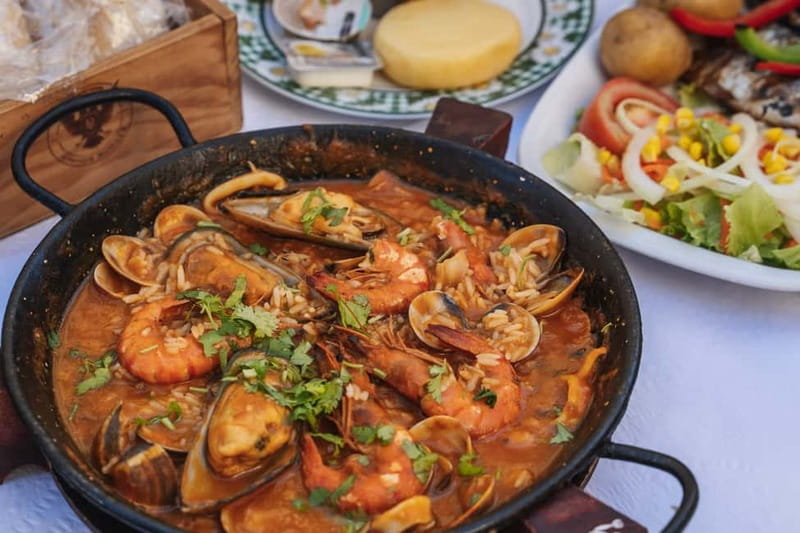 Private Lisbon Food Tour in Baixa with Wine & Local Delights - Rua dos Fanqueiros and Rua da Vitória: petiscos, street rhythm, and real classics