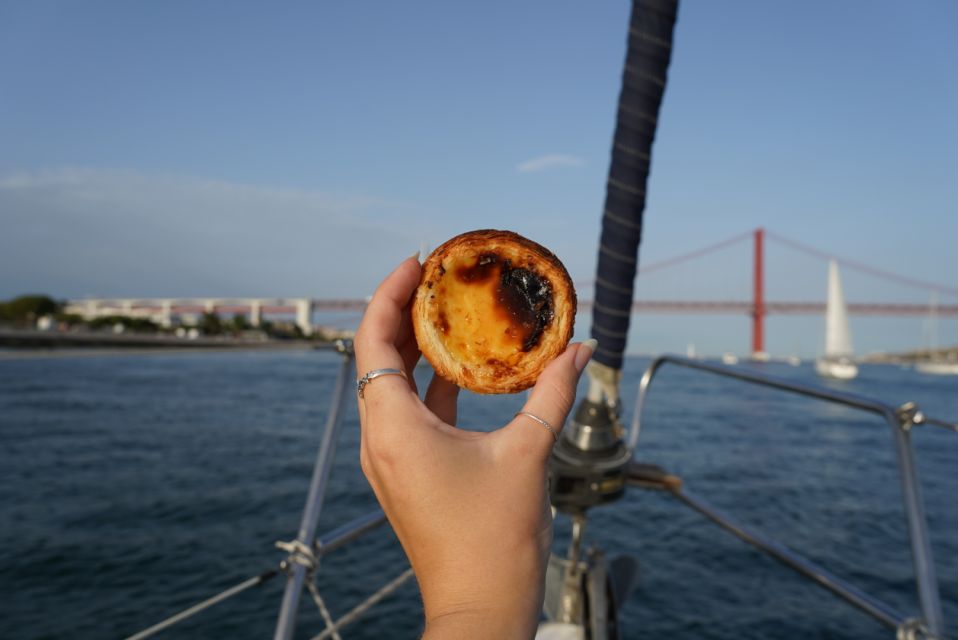 Private Lisbon Sightseeing Sailing Boat Tour with Locals - Welcome Drinks: What You Get and How to Plan Your Sip