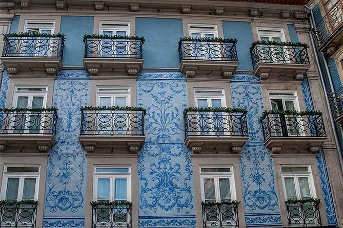 Private off the beaten Walking Tour Porto with a local expert - Stop 4: Praca Gomes Teixeira—Universities, Churches, and Tiny Porto Contrasts