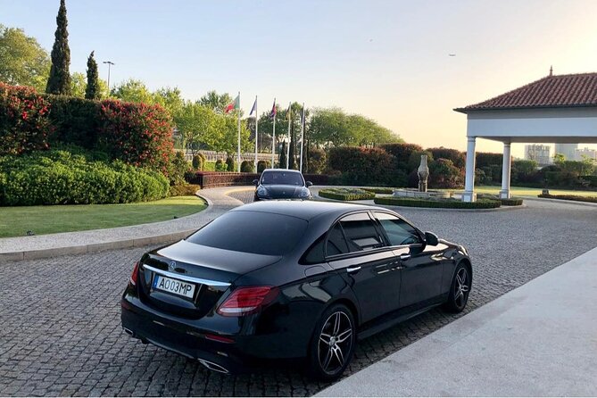 Private Porto Airport and Hotel Transfer - Finding Your Chauffeur: Name-Board Meets Real-Life Airports