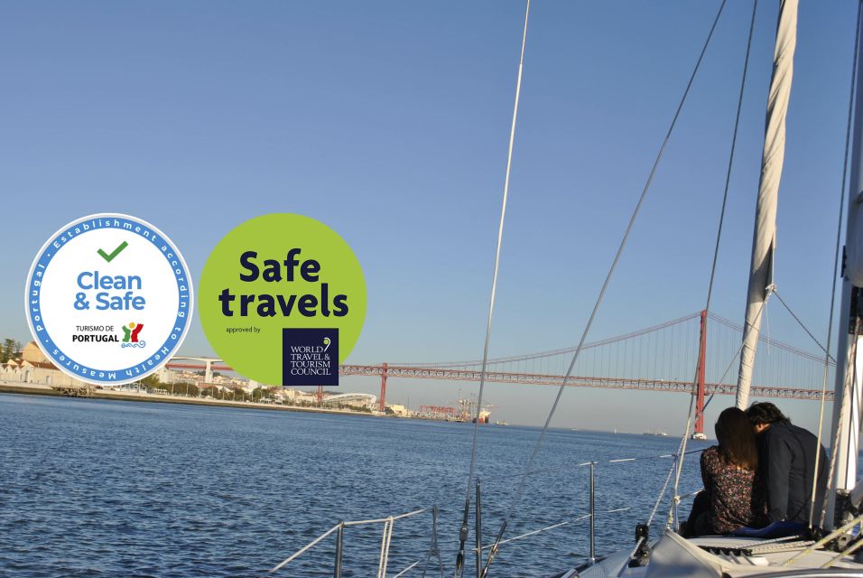 Private Romantic cruise with sparkling wine- 2-Hour- Lisbon - Private vs shared group: what changes in real life