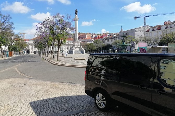 Private Round-Trip Transfer – Lisbon Airport & City Center - Hotel or port pickup: when the waiting window matters