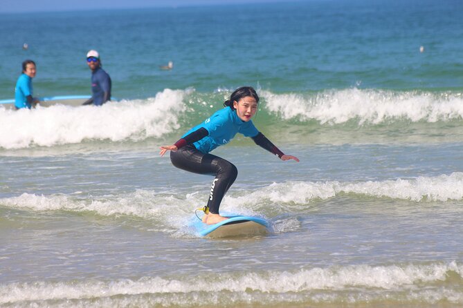 Private surf lesson - The School Location and the Board Walk to the Beach