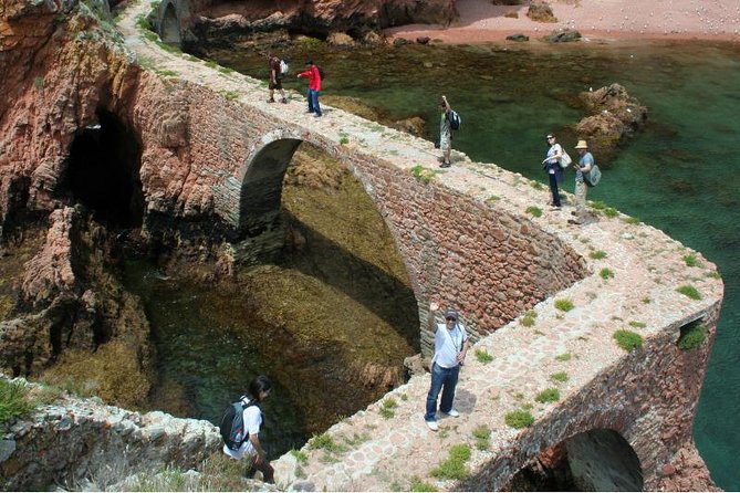 Private Tour: Berlenga Grande Island Day Trip from Lisbon - Crossing to Berlenga: timing, motion, and what to expect