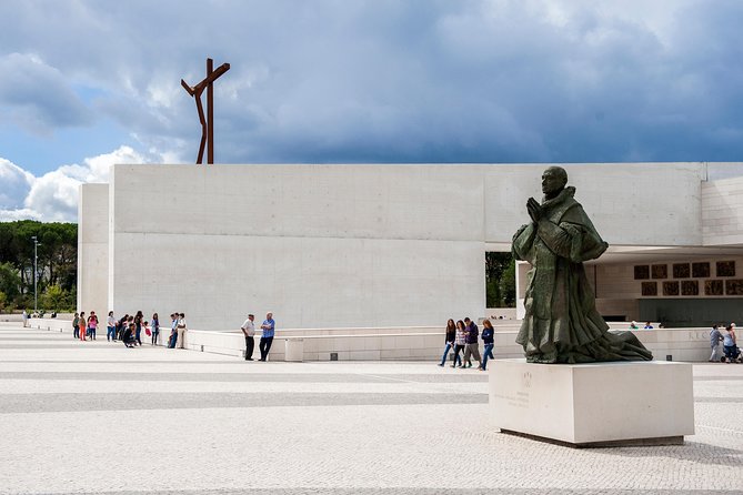 Private Tour Fátima, Nazaré, and Óbidos Day Trip from Lisbon - Hotel pickup, a real guide, and included ginja