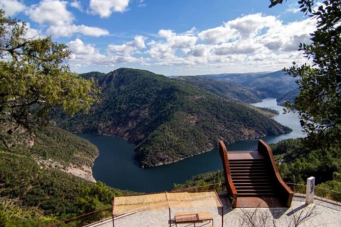 Private Tour from Porto : Douro Valley and Green Wines - Pinhão Rabelo boat cruise: a slow 50 minutes on the river Douro