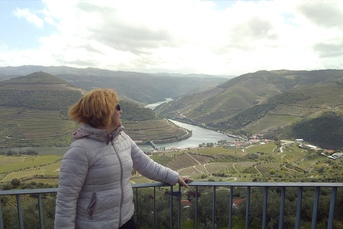 Private Tour in Douro Valley Wine Region & Traditional Lunch - The small touches that can make it feel personal