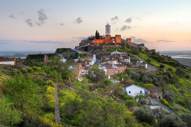 Private Tour in Evora and Monsaraz with Wine Tasting - Évora with photo stops that actually help you remember the city