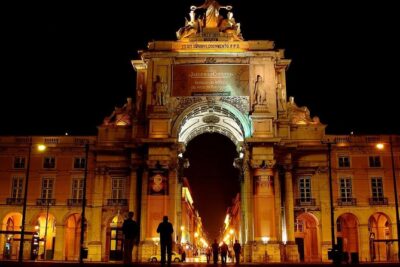 Private tour: Lisbon Fado Dinner Show and Panoramic Night Tour - Rossio Square: a quick orientation before Alfama turns up the volume