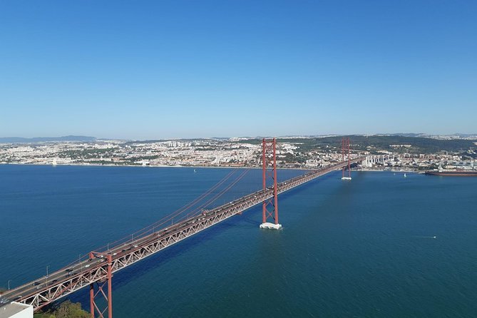Private Tour of Lisbon - Docas de Santo Amaro: a smart lunch base by the Tagus