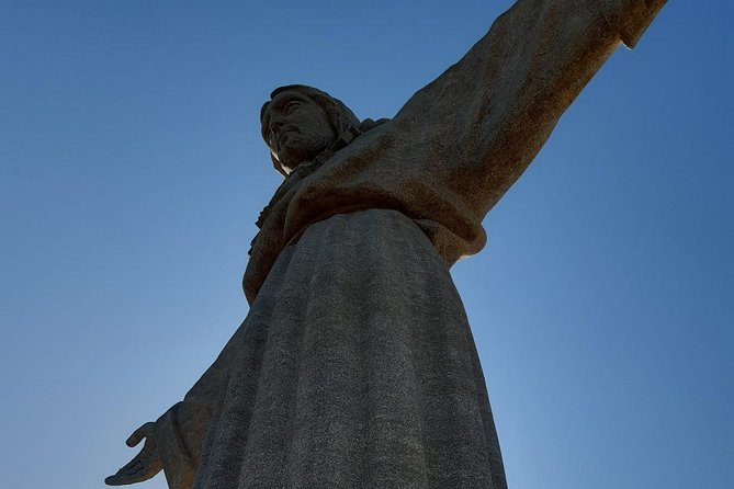 Private Tour of Lisbon - Alfama’s quick pass: old streets and fado energy