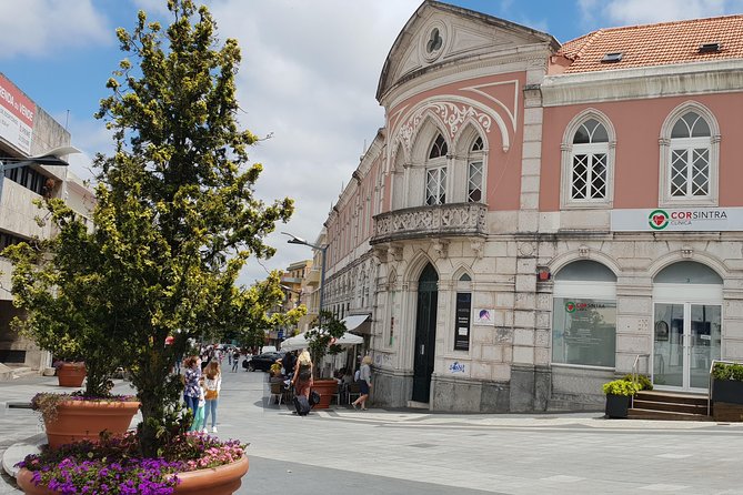 Private Tour Sintra and Cascais Full Day - Getting Picked Up in Lisbon and Staying Comfortable On the Go