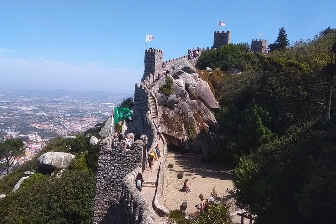 Private Tour Sintra Palaces/Cabo da Roca (2 people or more) - Farol do Cabo da Roca: westernmost point and a 30-minute break