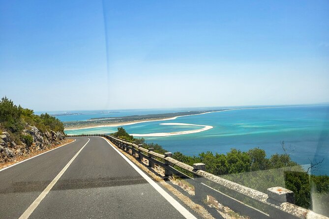 Private Tour to the Christ King and Arrábida - Stop 6: Castelo de Palmela for big-panorama castle views