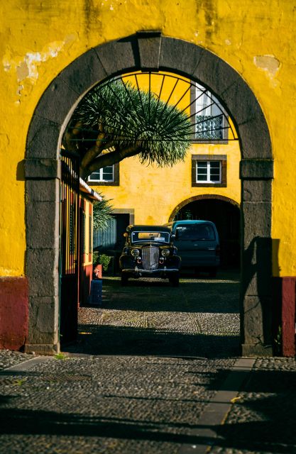 Private Tour:Historical Old Town 1-Hour Tour by Tuk Tuk - São Pedro and the Cathedral Area: A Short Hop With Big Visual Payoff