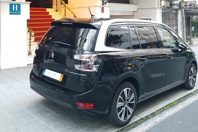Private Transfer from Lisbon to Porto with WiFi on Board - The car comfort kit: WiFi, AC, bottled water, and phone power