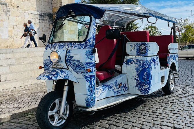 Private Tuk Tuk Tour in Lisbon 1H30 - First pass: Lisbon Cathedral area and the feel of the old center