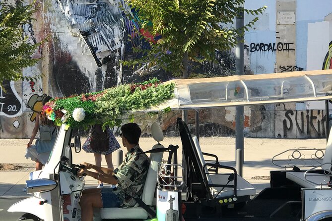 Private tuk tuk tour in old city Lisbon (Standard-1h30) - Panteão Nacional and Graça streets before the last viewpoint