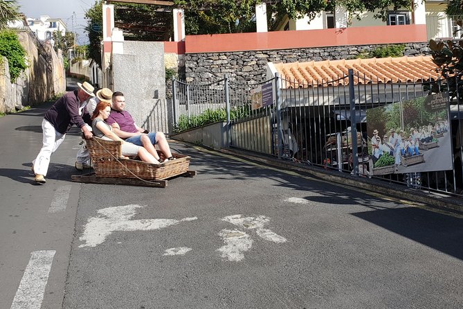 Private Tuk Tuk Tour to Old Town + Monte in Funchal - How the Private Tuk Tuk Pickup Works in Funchal