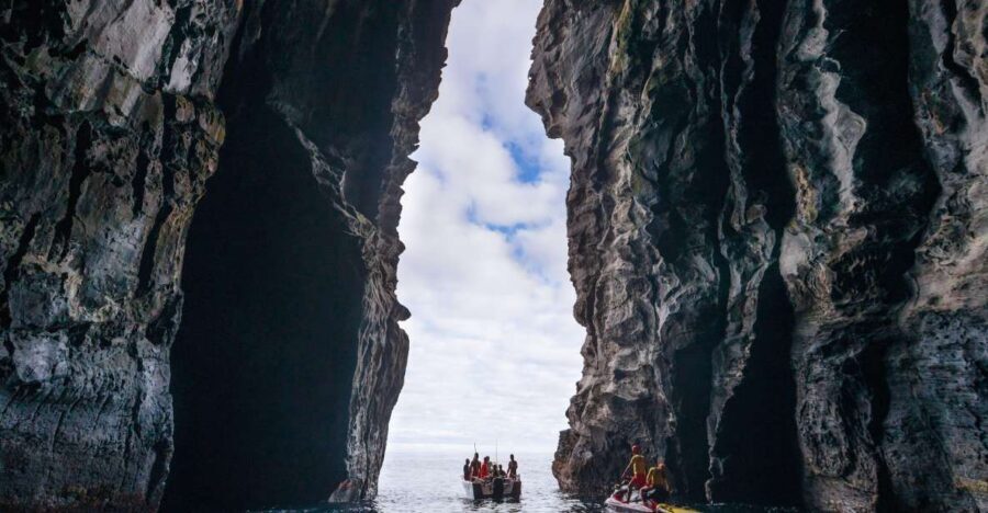 Rabo de Peixe: Cave Boat Tour on The North Coast - Santa Bárbara and Monte Verde surf beaches: big waves, big views