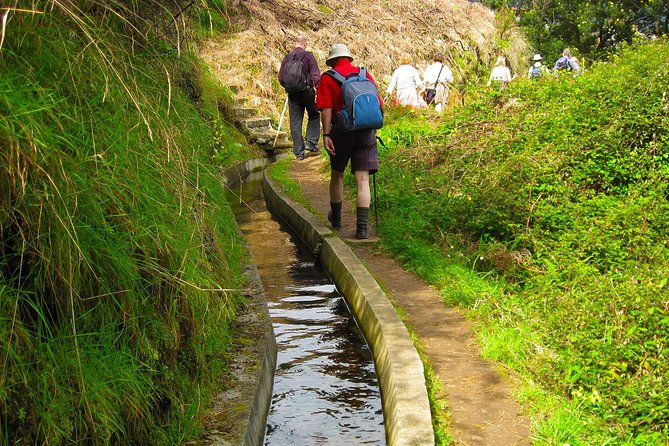Referta Castelejo Levada Walk from Funchal - Penha d’Aguia views: the moment the valley opens up