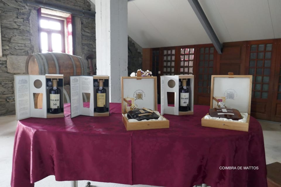 Régua: Wine tasting at a Quinta, traditional lunch, cruise, and train ride - Getting started at Cais da Régua pier (and finding your guide)