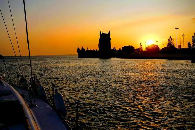 Relaxing Sailboat Cruise along the Tagus - Drinks and snacks: the onboard part you’ll actually feel