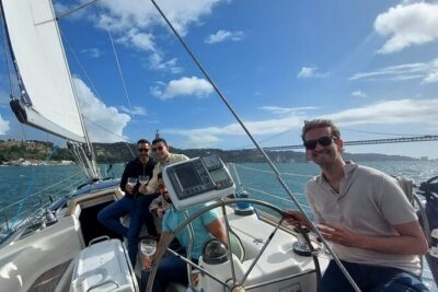 Romantic Private Sailboat in Lisbon for couples - Meeting at Blue Skipper and Getting Ready for a Smooth 2 Hours
