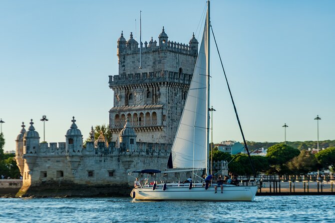 Romantic Private Sailboat in Lisbon for couples - Drinks, Comfort, and the Extras You Might Want