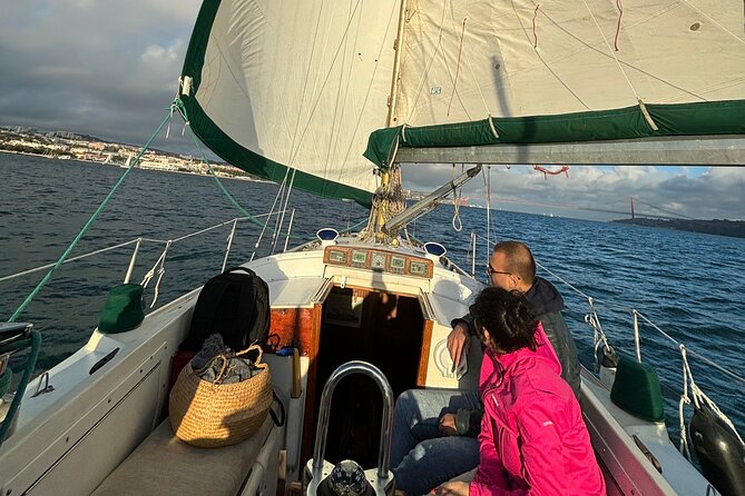 Romantic Sunset Sailing Experience in Lisbon - Lisbon sunset on the Tagus: what the private sailing format changes