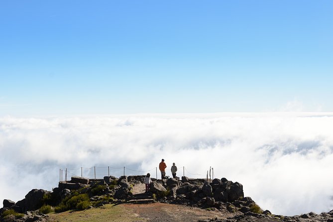 Safari 4x4 Pico Arieiro Santana in Small Group "FlowerEAST" - Pico do Arieiro (1818 m): the highest start, but not always the highest peak
