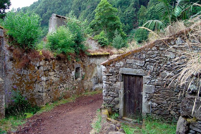 Sanguinho Hike from Ponta Delgada - Sanguinho Village: Pig Pens, Shelters, and a Refuge Story