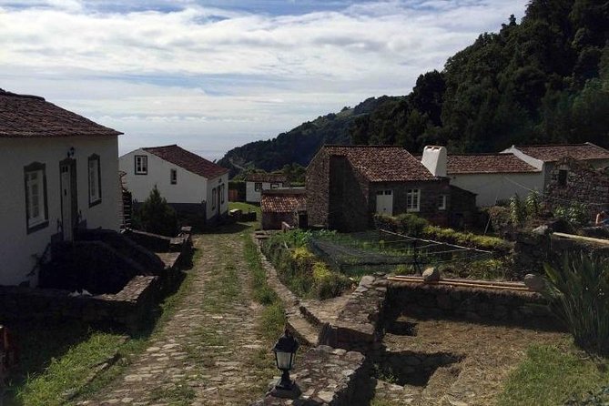 Sanguinho Hike from Ponta Delgada - Lunch on a Hike Day: Fuel Without Turning It into a Picnic Search