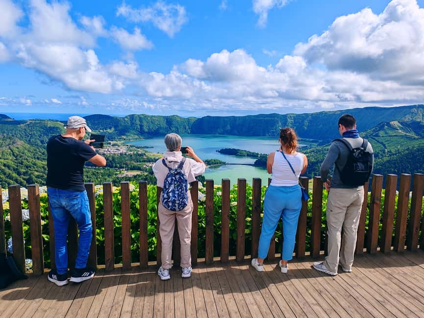 São Miguel 2-Day Tour: Sete Cidades, Fogo, Furnas & Nordeste - Lunch in Furnas: Furnas Stew cooked the slow way