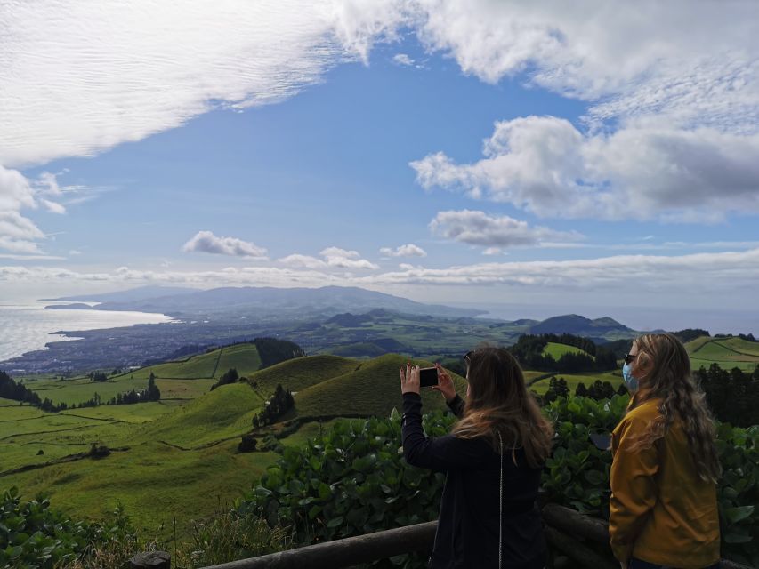 São Miguel 2-Day Tour: Sete Cidades, Fogo, Furnas & Nordeste - Plantations in the islands’ “tropical” corner: pineapple and tea