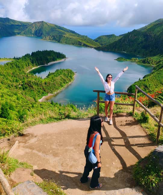 São Miguel 2-Day Tour: Sete Cidades, Fogo, Furnas & Nordeste - Day 1: Ribeira dos Caldeirões waterfalls and a volcanic viewpoint from Pico do Ferro