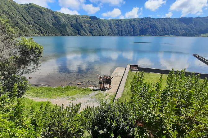 São Miguel Azores: Explore the dramatic crater of Sete Cidades - Vista do Rei Miradouro for the Wide-Open Panoramas
