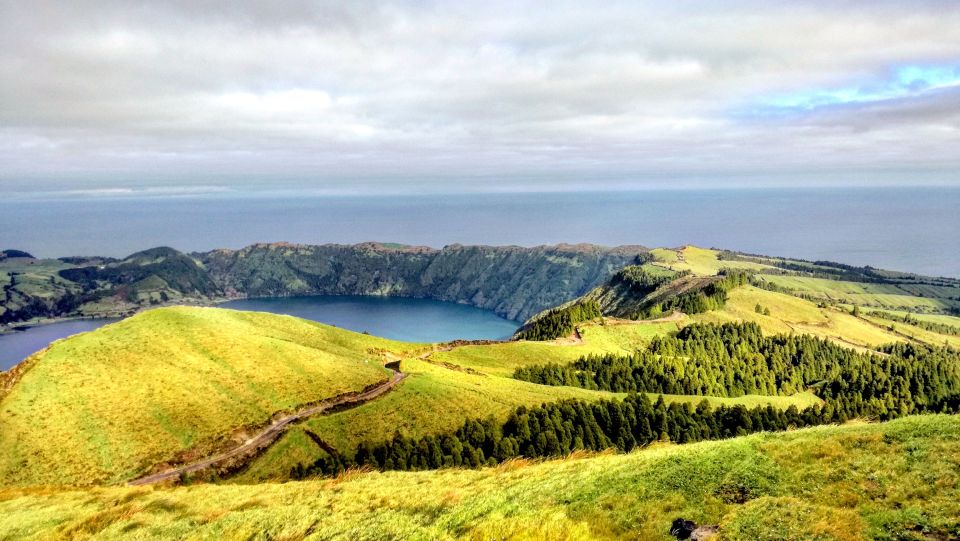 São Miguel, Azores: Sete Cidades Half-Day Jeep Tour - Comfort, motion, and seat choice: who this tour is best for