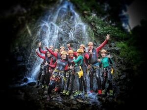 Sao Miguel: Caldeiroes Canyoning Experience - The morning flow: van, parking-lot start, and first briefing