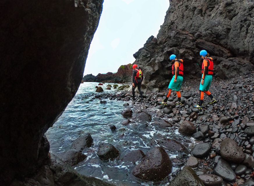 São Miguel: Coasteering Experience in Caloura - Getting there: pickup options and what the timing feels like
