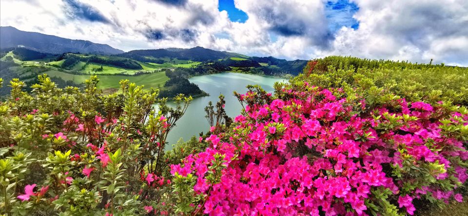 São Miguel: Furnas and Nordeste Full-Day Tour with Lunch - Lagoa das Furnas and the six-hour cozido countdown