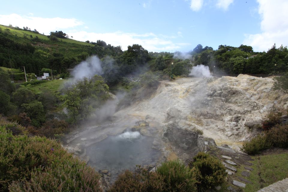 São Miguel: Furnas and Nordeste Full-Day Tour with Lunch - Lunch value: cozido, plus real choice