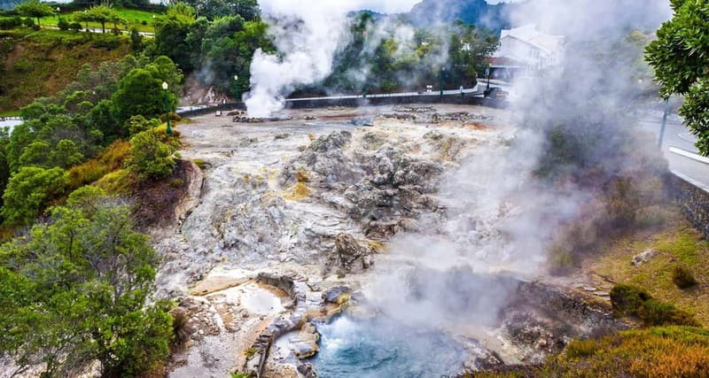São Miguel: Furnas Volcano & Tea Plantation Tour with Lunch - Pico do Ferro and Lagoa das Furnas: Where the ground breathes